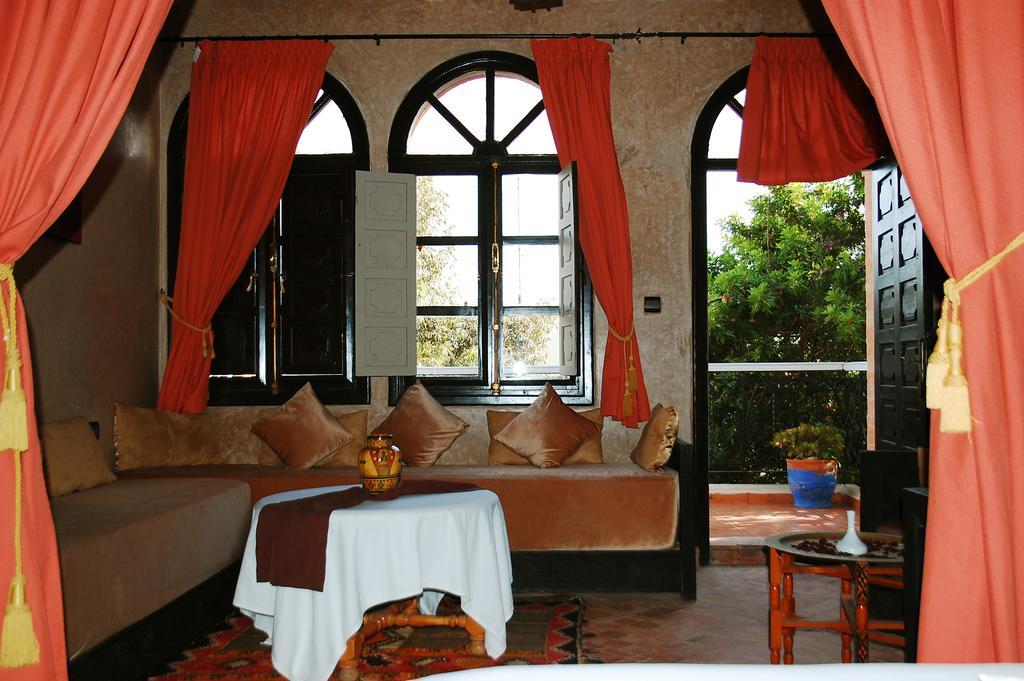 Al Jasira Hotel Эс-Сувейра Экстерьер фото